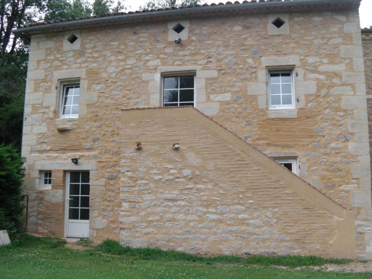 Location Meublee Au Milieu D'Un Ecrin De Verdure Aux Vieux Fours Noaillac Exterior photo